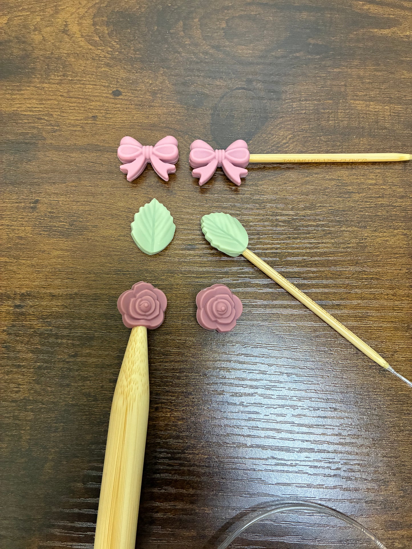 Roses and bows Point Protectors Set