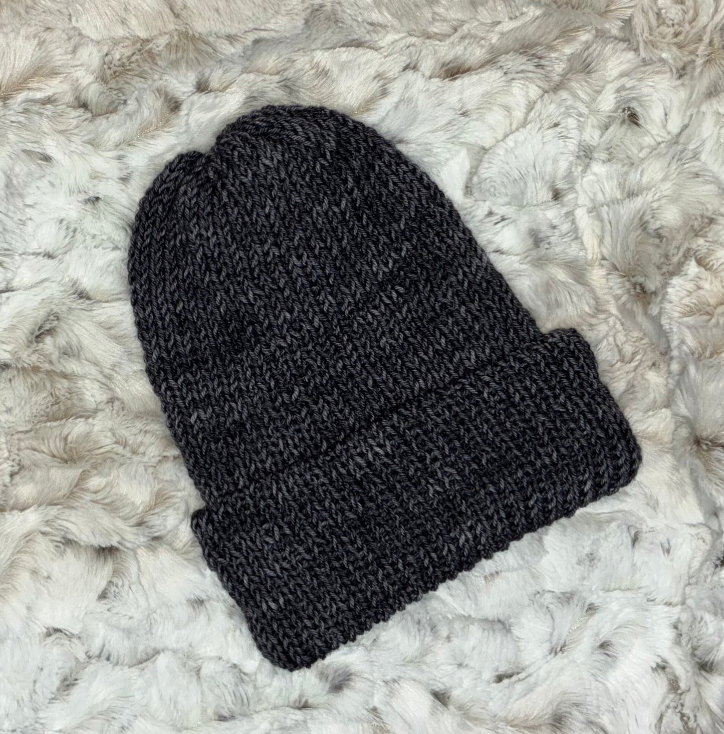 Beanie, Foldable Brim, Wool. Grey tonal