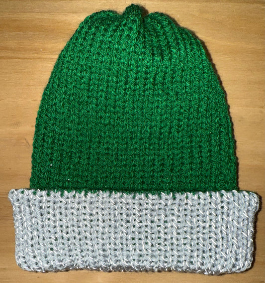Reversible beanie, one side reflective